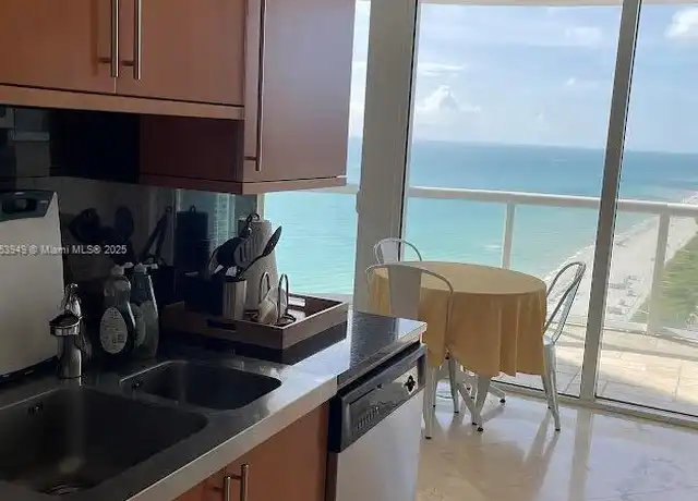 Property at 6365 Collins Ave #3404, Miami Beach, FL, 33141, 1 bed, 2 baths, [object Object]