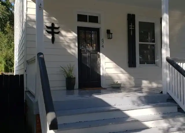 Property at 674 E Anderson St, Savannah, GA, 31401, 3 beds, 1.5 baths, [object Object]