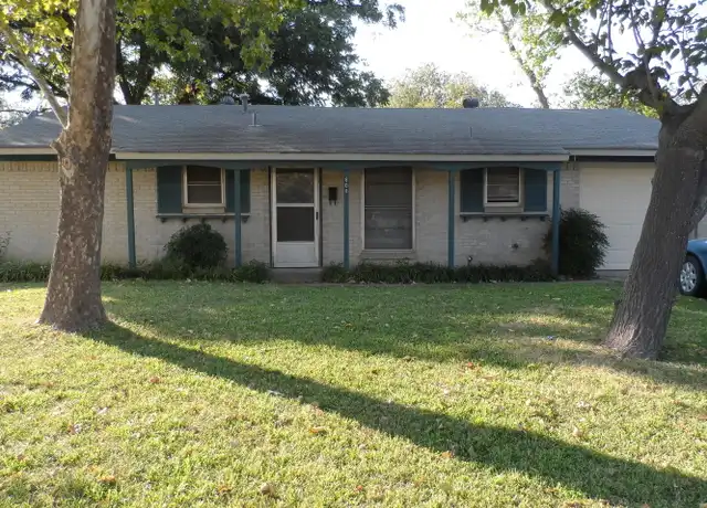 Property at 808 SW Sunnybrook Dr, Burleson, TX, 76028, 3 beds, 1 bath, [object Object]