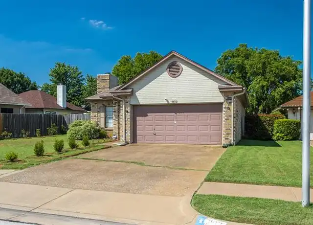 Property at 809 Waverly Dr, Arlington, TX, 76015, 3 beds, 2 baths, [object Object]
