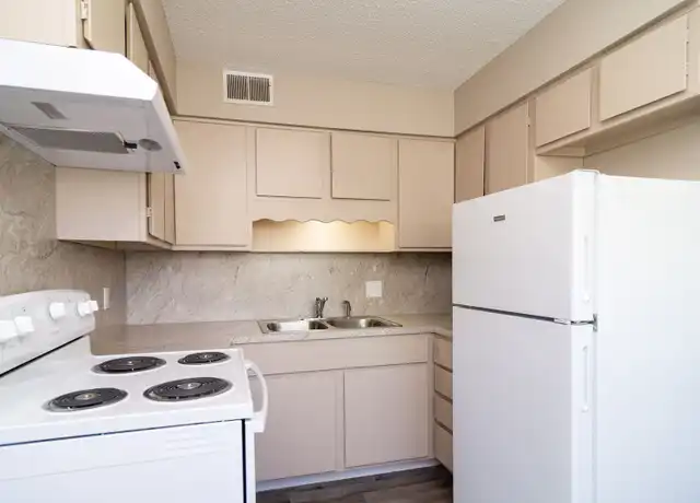 Property at 2323 Village Ct Unit 1104, Omaha, NE, 68144, 2 beds, 1 bath, [object Object]
