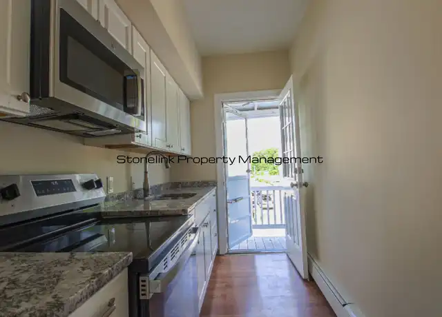 Property at 125 Broad St Unit 2, Cumberland, RI, 02864, 3 beds, 1 bath, [object Object]
