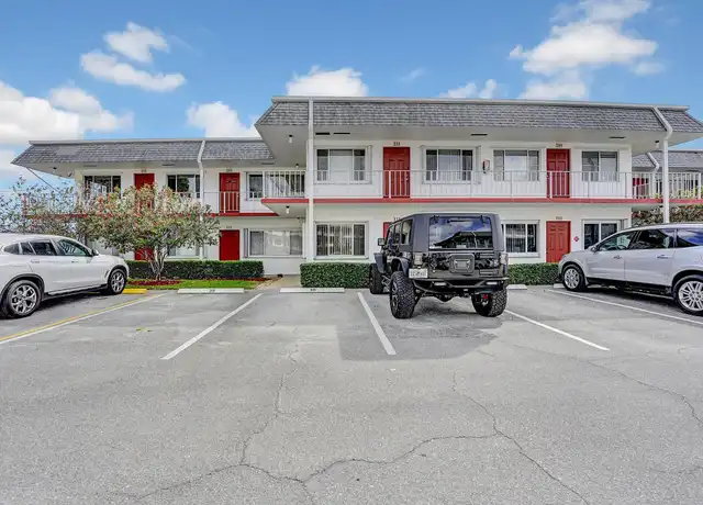 Property at 3200 Lake Osborne Dr #212, Lake Worth Beach, FL, 33461, 2 beds, 1 bath, [object Object]