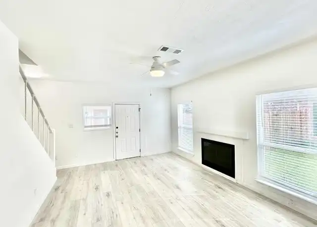 Property at 1512 Mayfair Dr, Mesquite, TX, 75149, 2 beds, 1.5 baths, [object Object]