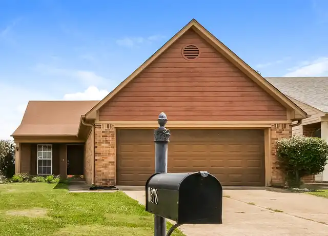 Property at 5378 Russell Dr, Southaven, MS, 38671, 3 beds, 2 baths, [object Object]