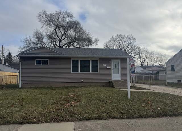 Photo of 2027 Indian Rd, Waukegan, IL 60087