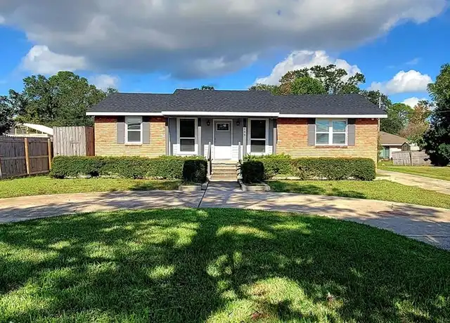 Property at 8009 Karen St, Metairie, LA, 70003, 3 beds, 2 baths, [object Object]