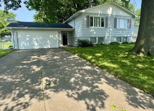 Property at 4624 N Main St, Davenport, IA, 52806, 3 beds, 2 baths, [object Object]