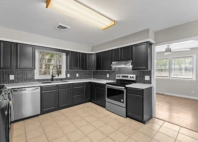 Property at 3301 Marne Ave, Norfolk, VA, 23509, 2 beds, 1 bath, [object Object]