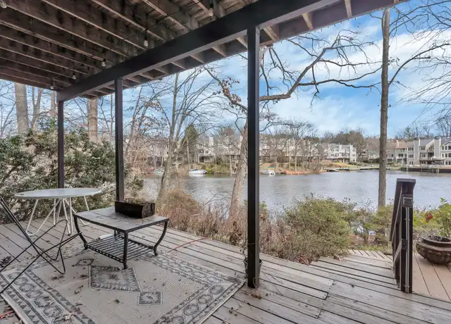 Property at 2028 Upper Lake Dr, Reston, VA, 20191, 2 beds, 1 bath, [object Object]