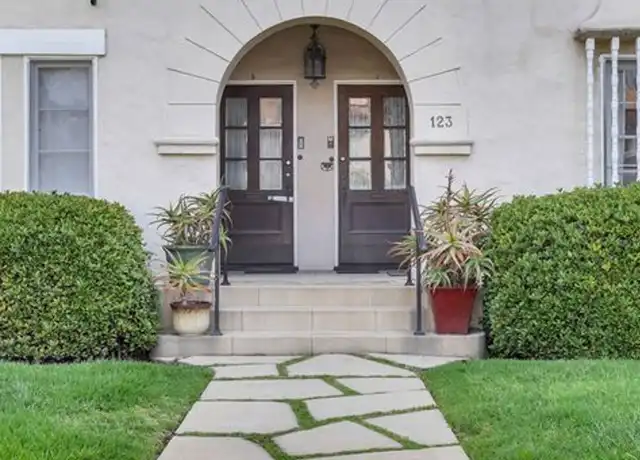 Property at 123 N Hamilton Dr Unit B, Beverly Hills, CA, 90211, 1 bed, 1 bath, [object Object]