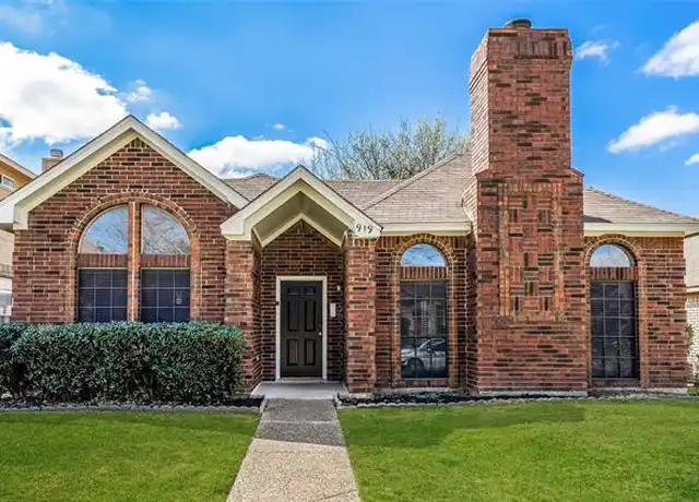Property at 919 Walters Dr, Cedar Hill, TX, 75104, 3 beds, 2 baths, [object Object]