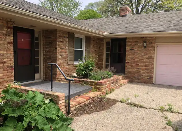 Property at 3108 S 1st St Unit B, Champaign, IL, 61822, 2 beds, 1 bath, [object Object]