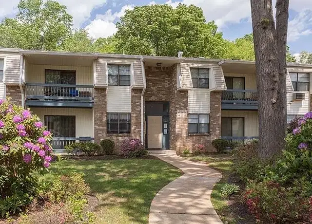 Photo of 97 Horizon Dr, Edison, NJ 08817