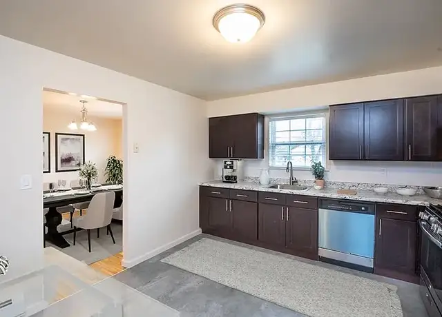 Photo of 97 Horizon Dr, Edison, NJ 08817