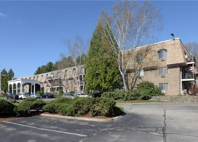 Property at 65 Oaklawn Ave Unit 65-208, Cranston, RI, 02920, 2 beds, 1 bath, [object Object]