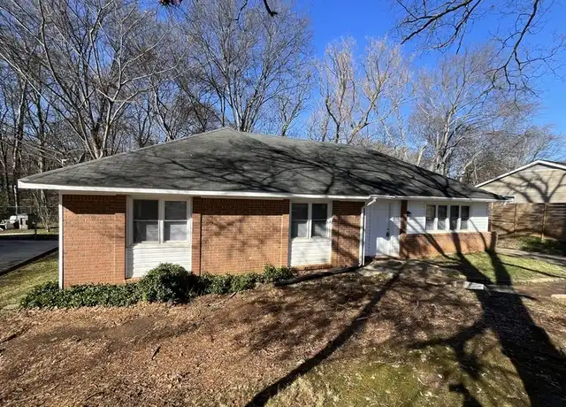 Property at 526 Huntsmoor Dr, Charlotte, NC, 28217, 4 beds, 2 baths, [object Object]