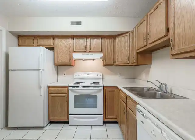 Property at Lalique Point - 102 Crystal Point Dr, Washington Township, OH, 45459, 2-3 beds, 2 baths, [object Object]