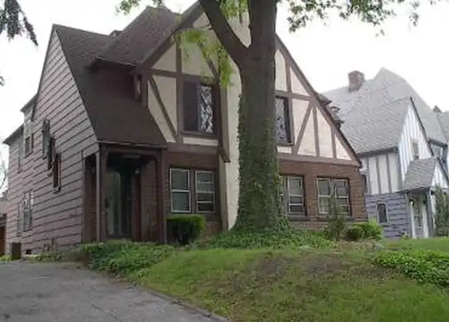 Property at 18323 Newell Rd Unit 3, Shaker Heights, OH, 44122, 1 bed, 1 bath, [object Object]