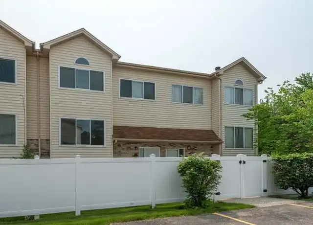 Property at 381 Park Ridge Ln, Aurora, IL, 60504, 2 beds, 3 baths, [object Object]