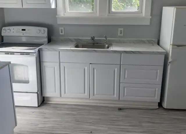 Property at 9 Warren St Unit 4, Ellenville, NY, 12428, 1 bed, 1 bath, [object Object]