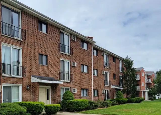Property at 1257 Harding Ave Unit B1, Des Plaines, IL, 60016, 2 beds, 1 bath, [object Object]