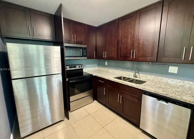 Property at 9495 Evergreen Pl #101, Davie, FL, 33324, 2 beds, 2 baths, [object Object]
