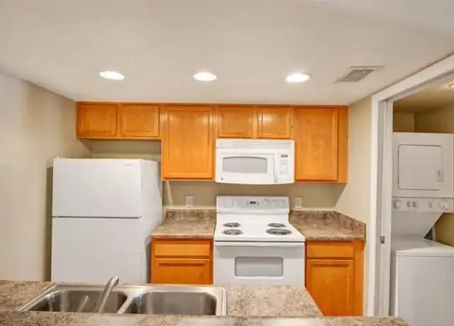 Property at 1415 N Country Club Dr, Mesa, AZ, 85201, 1 bed, 1 bath, [object Object]