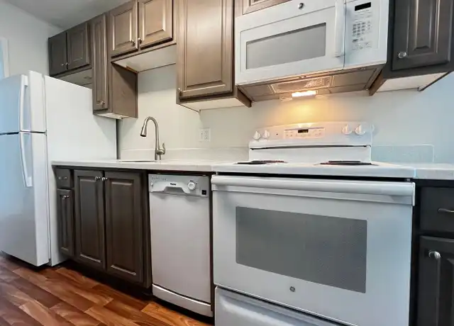 Property at 6810 SW 26th Ave Unit 7, Portland, OR, 97219, 1 bed, 1 bath, [object Object]