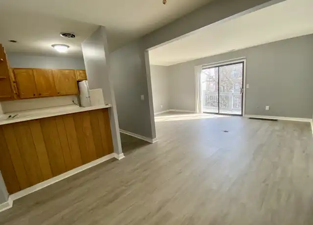 Property at 4630 Holly St Unit 4, Kansas City, MO, 64112, 2 beds, 1 bath, [object Object]