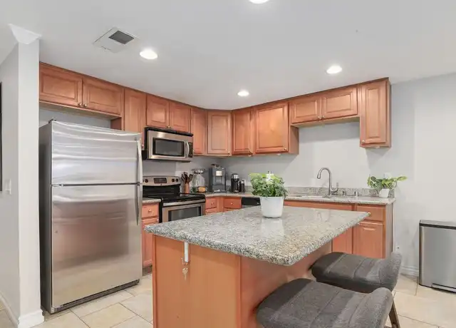 Property at 7132 Marina Pacifica Dr N, Long Beach, CA, 90803, 1 bed, 1 bath, [object Object]