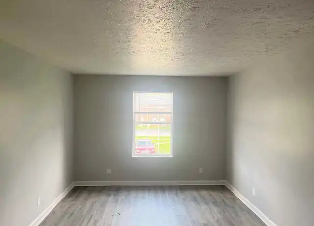 Property at 628 N Woodland Dr Unit 7, Radcliff, KY, 40160, 2 beds, 1 bath, [object Object]
