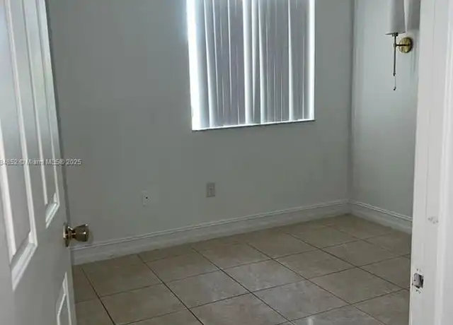 Property at 2460 SE 15th Pl #340, Homestead, FL, 33035, 3 beds, 2 baths, [object Object]