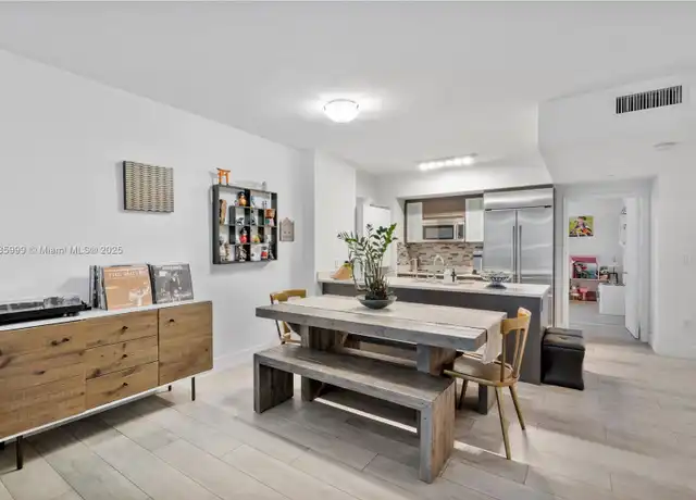 Property at 55 SE 6th St #2007, Miami, FL, 33131, 2 beds, 2 baths, [object Object]
