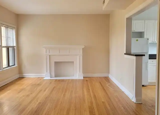 Property at 931 Forest Ave, Evanston, IL, 60202, 2 beds, 1 bath, [object Object]