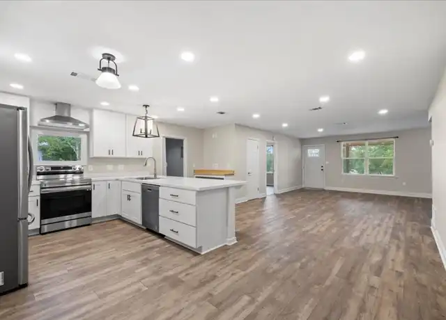Property at 6110 Sonny Ln, Crestview, FL, 32539, 3 beds, 2 baths, [object Object]