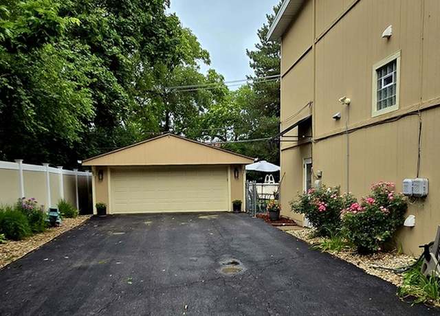 Photo of 8518 Rockefeller Ave Unit 2, Brookfield, IL 60513