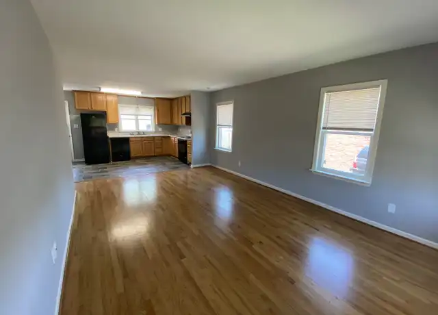 Property at 3 Whitaker Ave, Hampton, VA, 23664, 3 beds, 2 baths, [object Object]