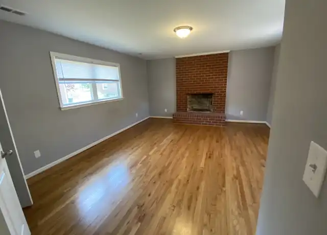 Property at 3 Whitaker Ave, Hampton, VA, 23664, 3 beds, 2 baths, [object Object]