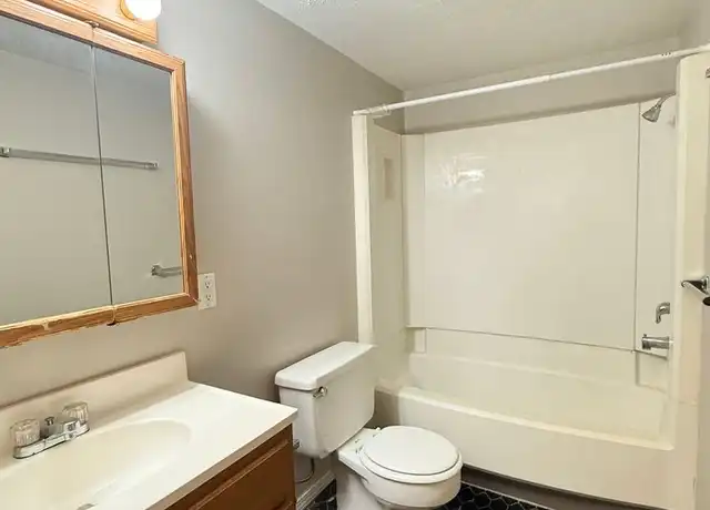 Property at 3915 N 70th Cir Unit 5, Omaha, NE, 68104, 1 bed, 1 bath, [object Object]