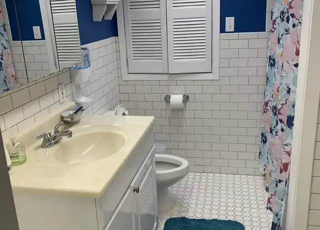 Property at 183 Massachusetts Ave, Bay Shore, NY, 11706, 1 bed, 1 bath, [object Object]