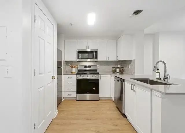 Property at Avalon Courthouse Place - 1320 N Veitch St, Arlington, VA, 22201, 0-2 beds, 1-2 bath, [object Object]