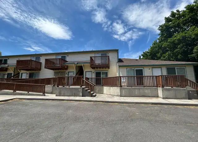Property at 52 NE 8th St, Madras, OR, 97741, 1 bed, 1 bath, [object Object]