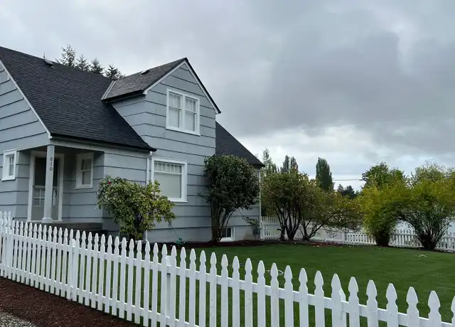 Property at 810 South Bay Rd NE, Olympia, WA, 98506, 4 beds, 2 baths, [object Object]