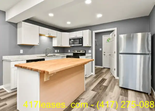 Property at 2126 N Park Ave, Springfield, MO, 65803, 2 beds, 2 baths, [object Object]