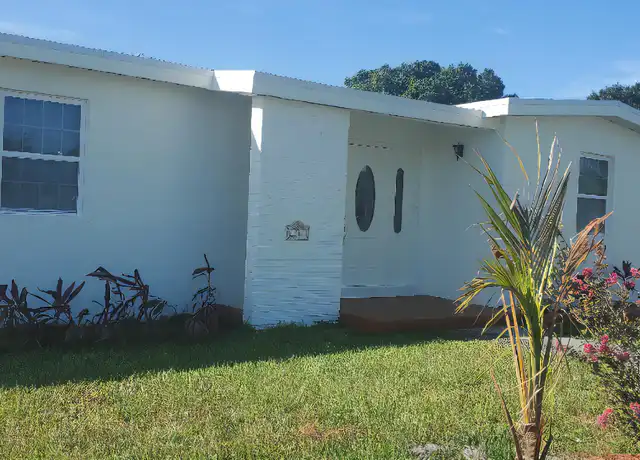 Property at 131 SE Serenata Ct, Port Saint Lucie, FL, 34983, 3 beds, 1 bath, [object Object]