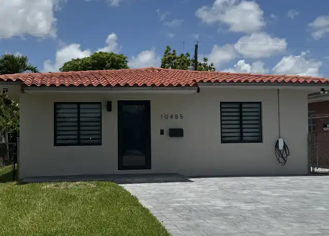 Property at 10485 SW 26th Ter Unit B, Miami, FL, 33165, 1 bed, 1 bath, [object Object]