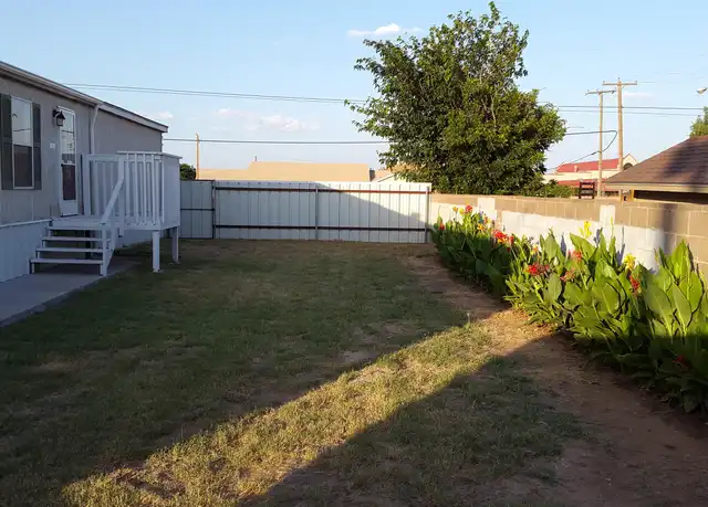 Property at 1105 N Lamesa Rd, Midland, TX, 79701, 3 beds, 2 baths, [object Object]