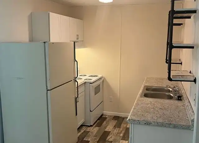 Property at 561 E Ross Ln Apt A3, Danville, IL, 61832, 1 bed, 1 bath, [object Object]
