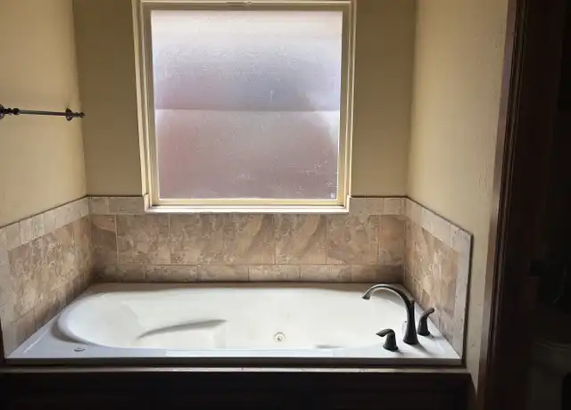 Property at 11216 SW 37th St, Mustang, OK, 73064, 4 beds, 2 baths, [object Object]